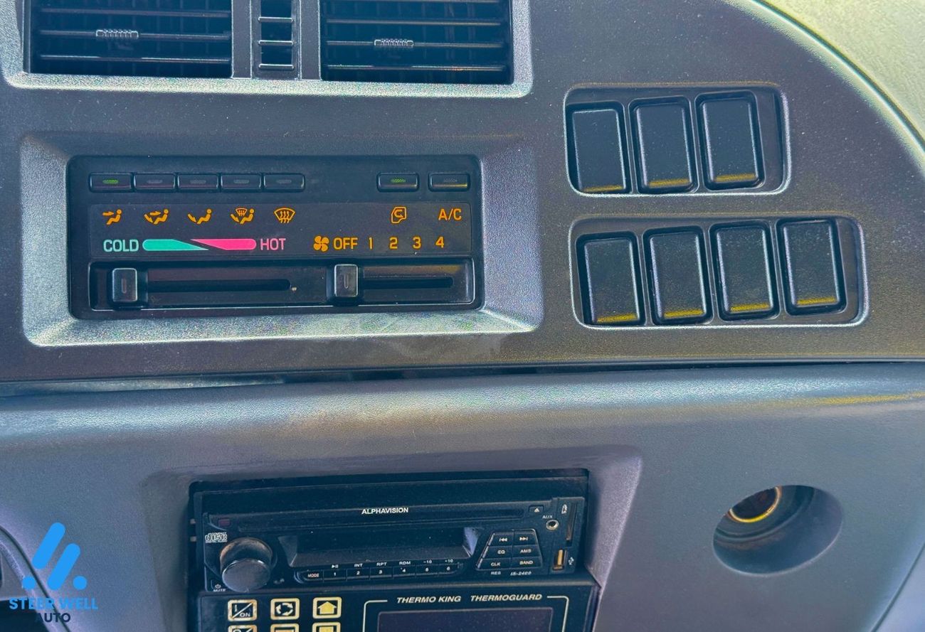 Isuzu FSR 8.2L Diesel LHD GCC Specs THERMOKING MD 200 Freezer Box