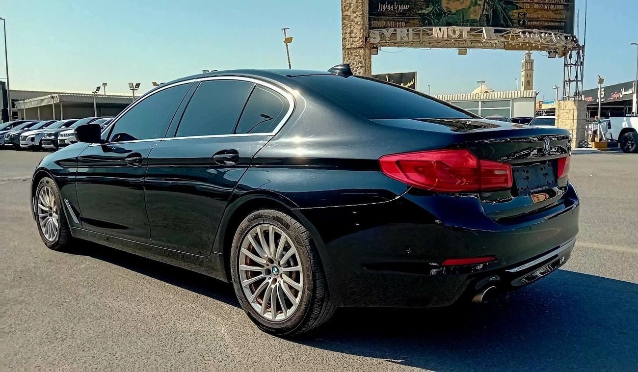 بي أم دبليو 520i Std 2.0L