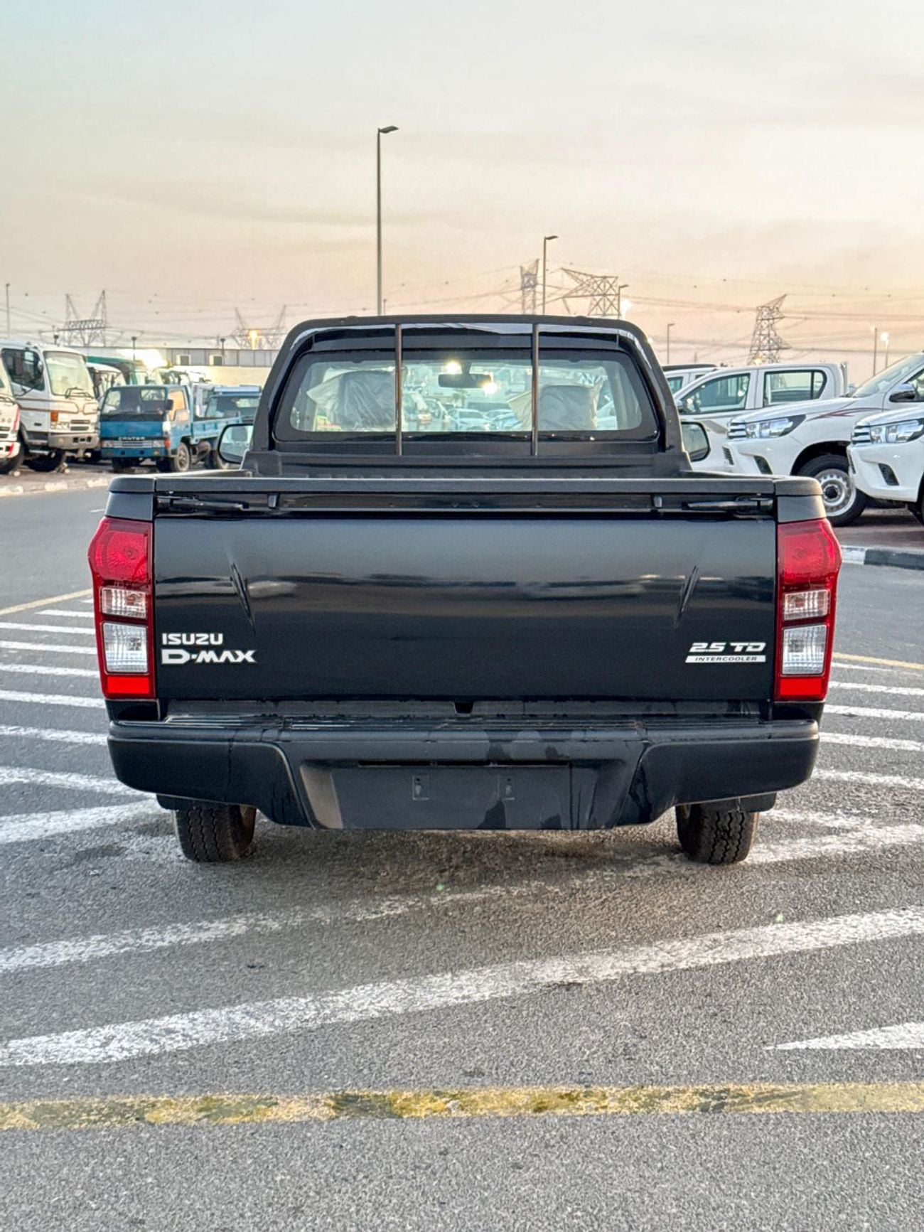 Isuzu DMax ISUZZ -D-MAX - SiNGLE CAB - 4x2 - 2.5L - DiESEL - BLACK