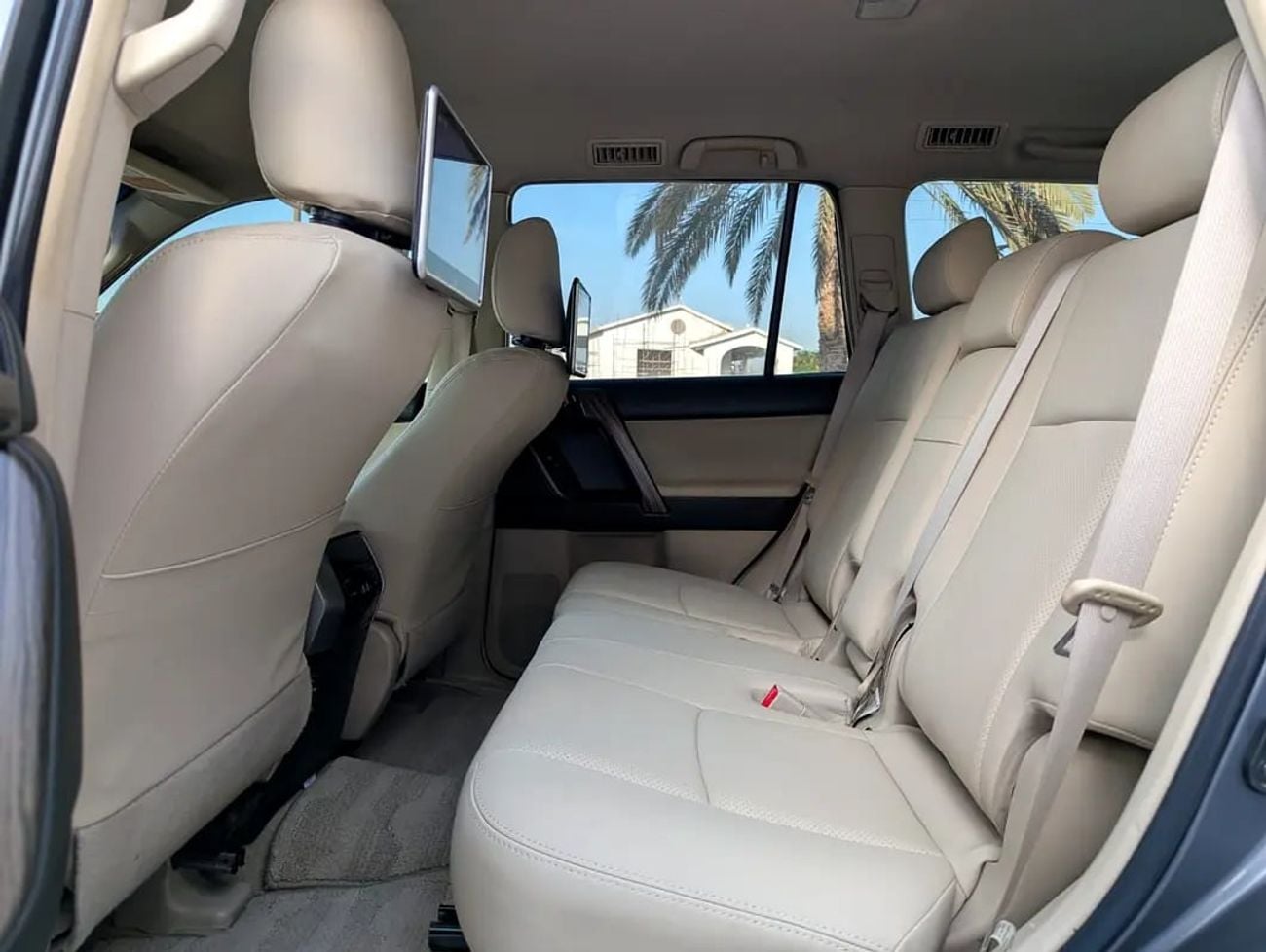 Toyota Prado TX-L FACELIFTED WITH INTERIOR AND EXTERIOR V4 2.7L GCC IN EXCELLENT CONDITION