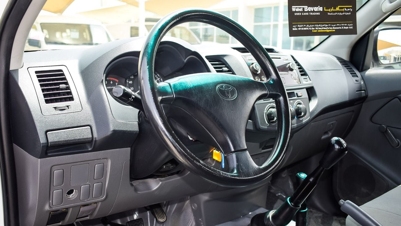 تويوتا هيلوكس GL 4X4, Manual Gear, Petrol, Accident and paint free