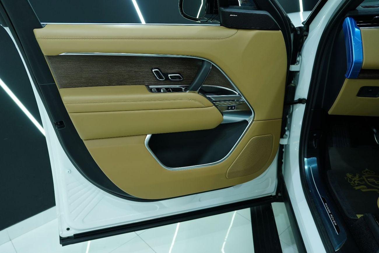 لاند روفر رينج روفر Vogue P400 SE LWB, 7-Seater, Deployable Side Steps, Panoramic Roof!!
