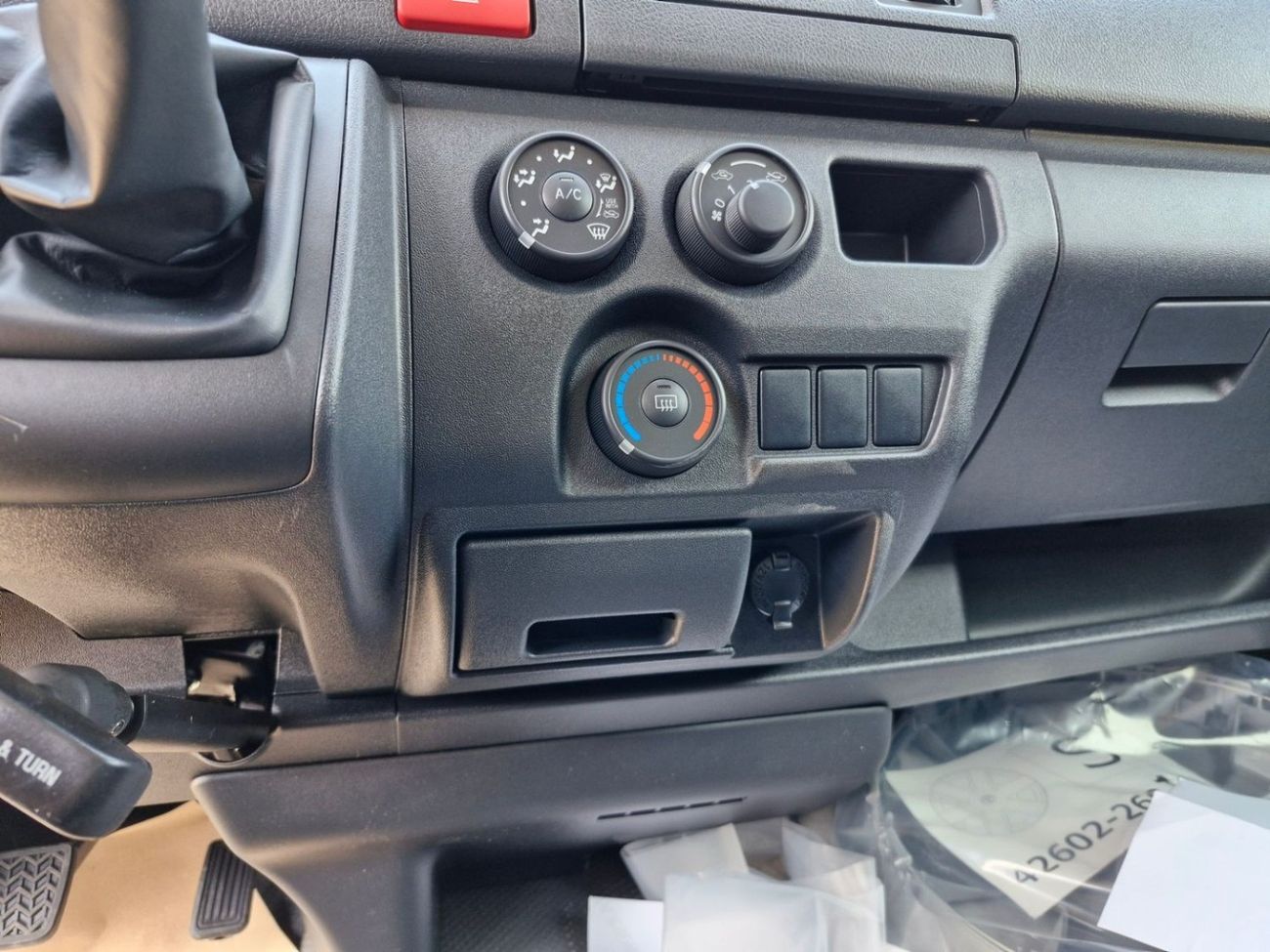 تويوتا هاياس 2025 Toyota Hiace STD Roof M/T 2.7L Petrol PANEL VAN Brand New 0Km