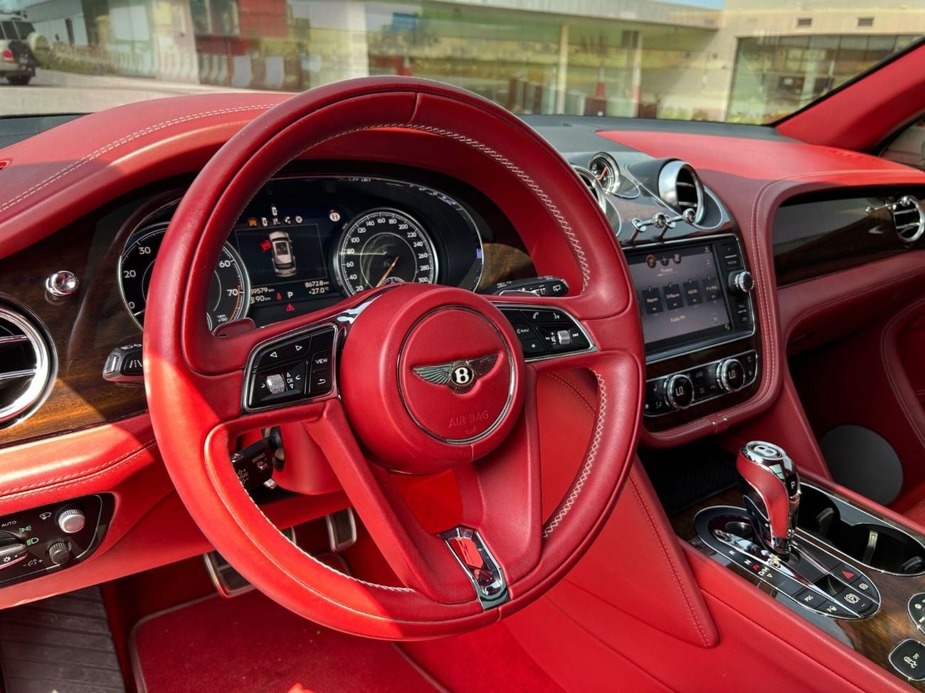 بنتلي بينتايجا AED 4,640 P.M | 0% DOWN PAYMENT | BENTLEY BENTAYGA V8 | 4.0L V8 | 2020 | FULL SERVICE HISTORY | GCC
