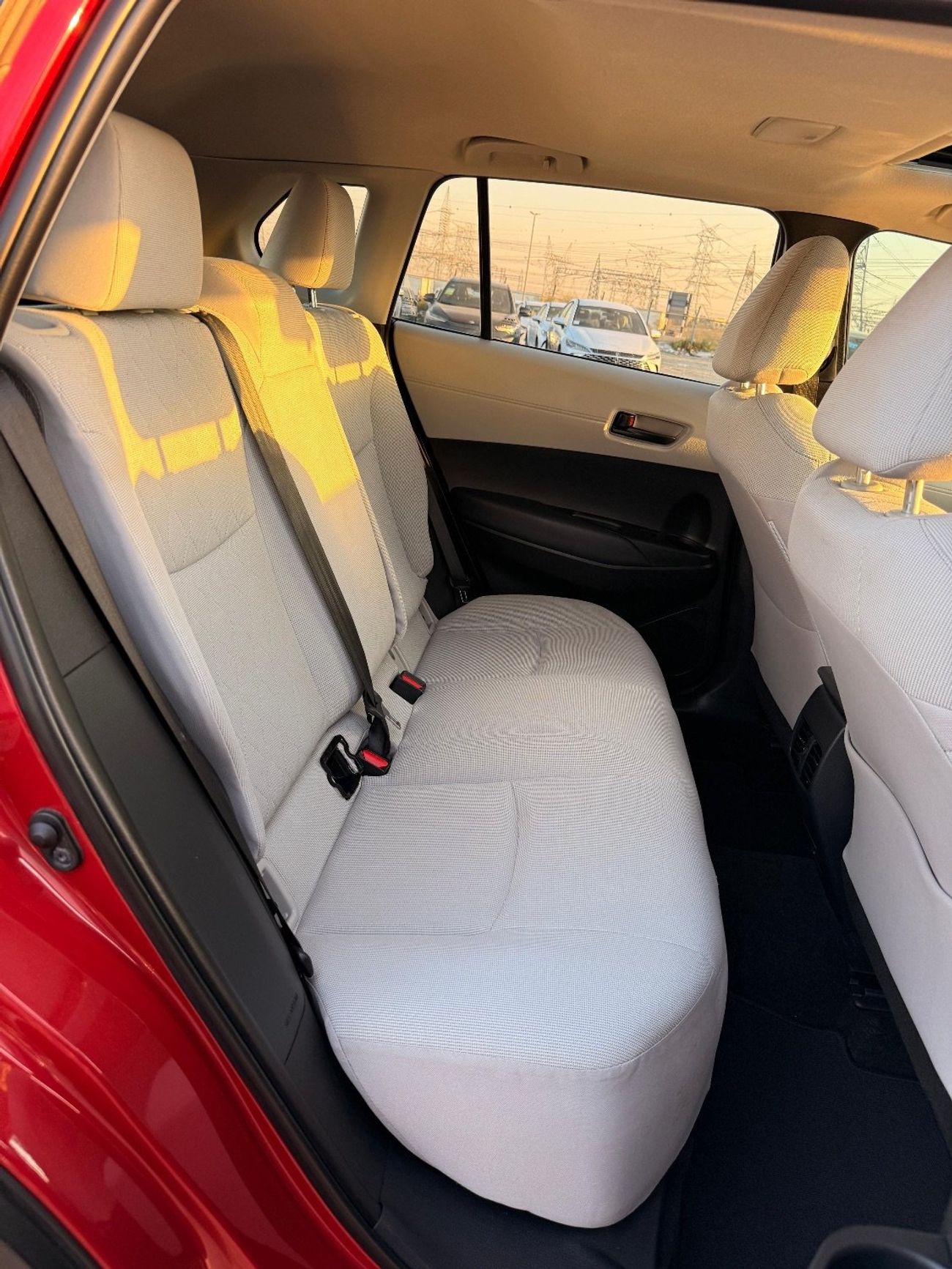 تويوتا كورولا كروس Full option 2.0 L Sunroof, push start