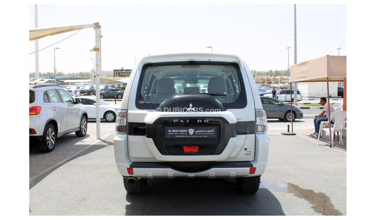 Mitsubishi Pajero GLS Mid ACCIDENTS FREE - GCC - ORIGINAL PAINT - MID OPTION - PERFECT CONDITION INSIDE OUT