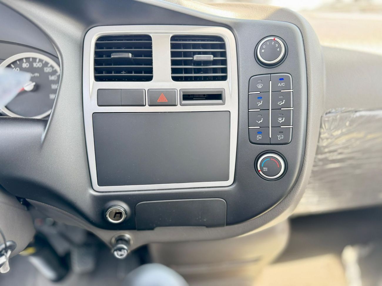 Hyundai H 100 Hyundai H100 2025 2.5L Diesel