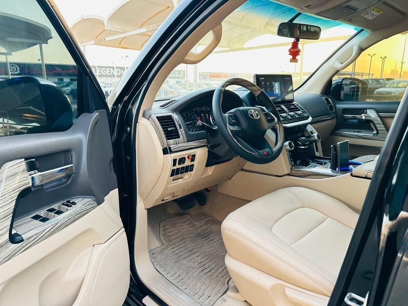 Toyota Land Cruiser GXR Toyota Landcruiser 2019 Facelift 2024 V6