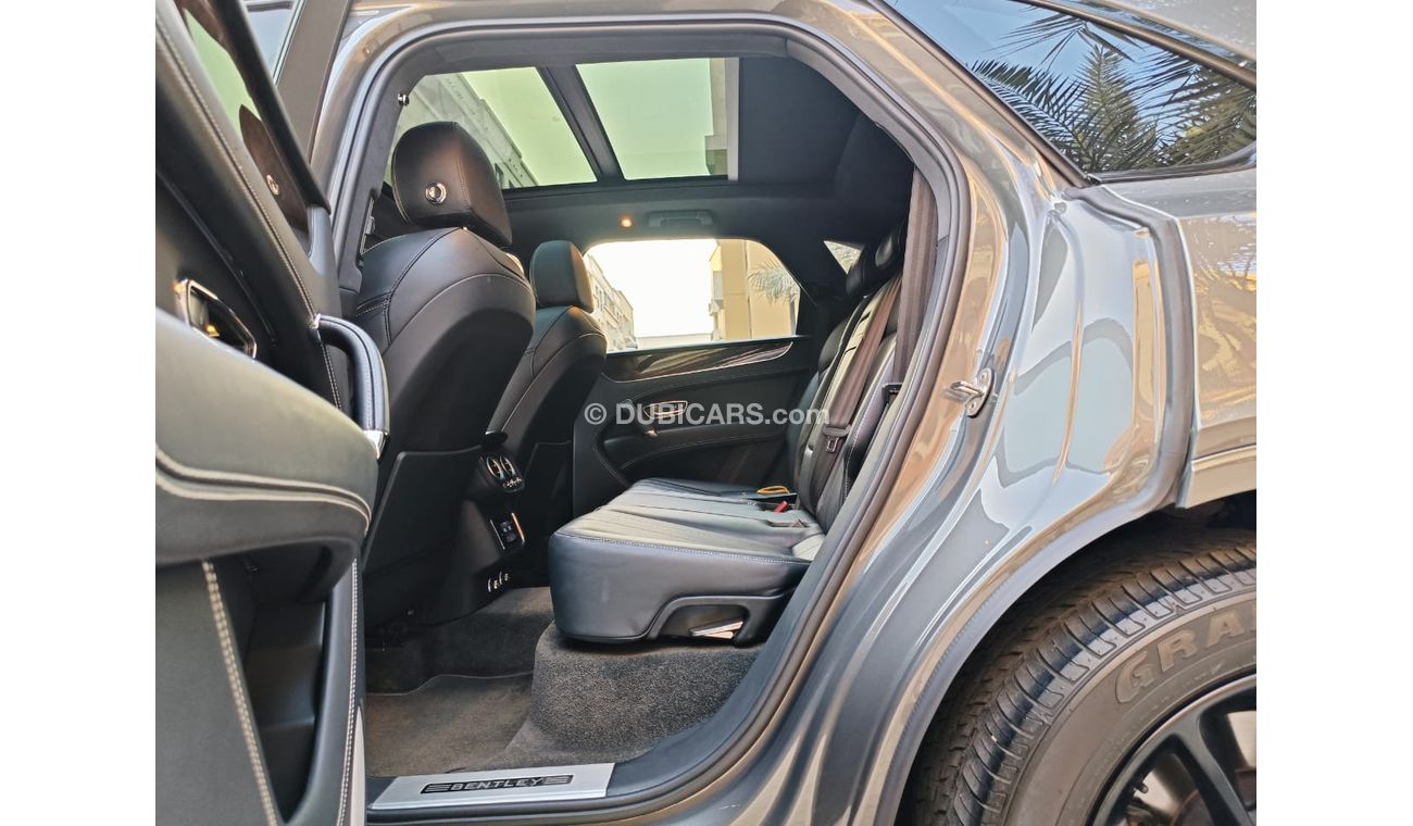 Bentley Bentayga SIGNATURE EDITION / CANADIAN CLEAN TITLE / NON ACCIDENT (LOT # 19002)
