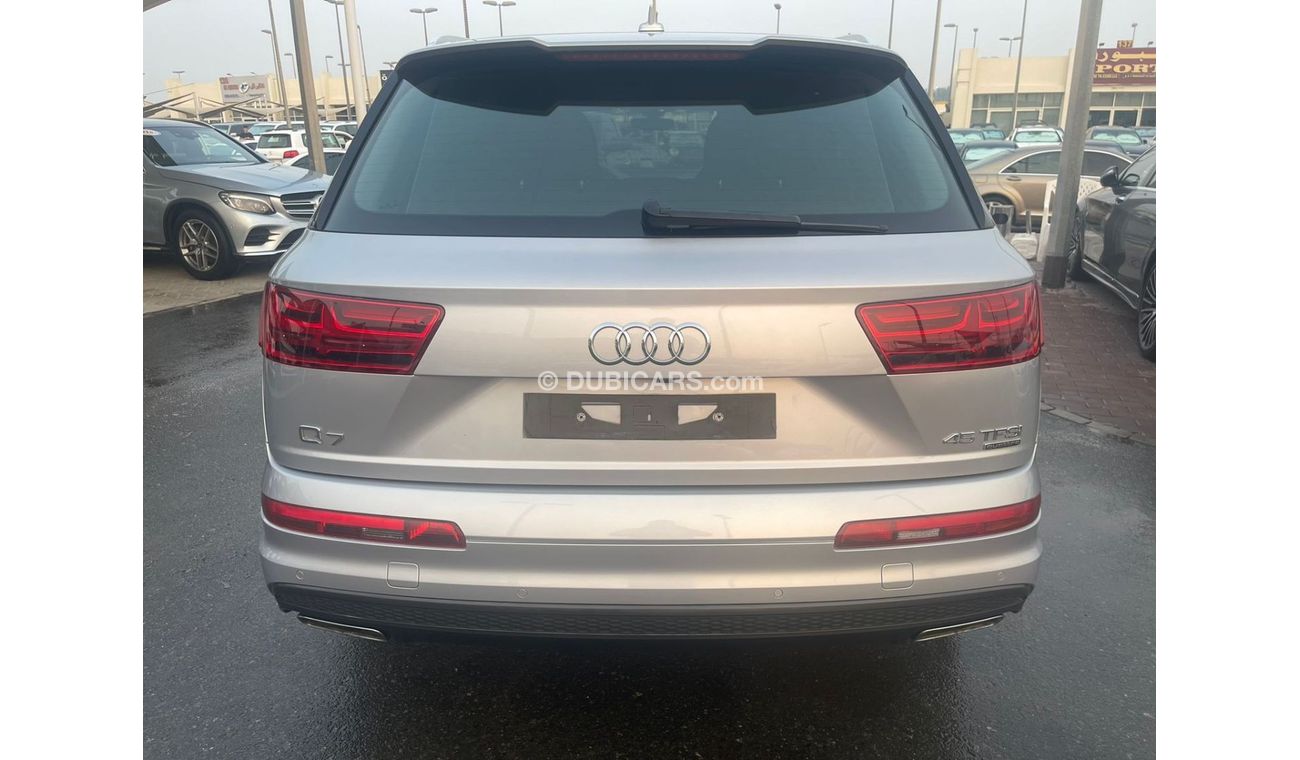 Audi Q7 45 TFSI quattro S-Line Audi Q7 TFSI QUATTRO 45 SLINE
