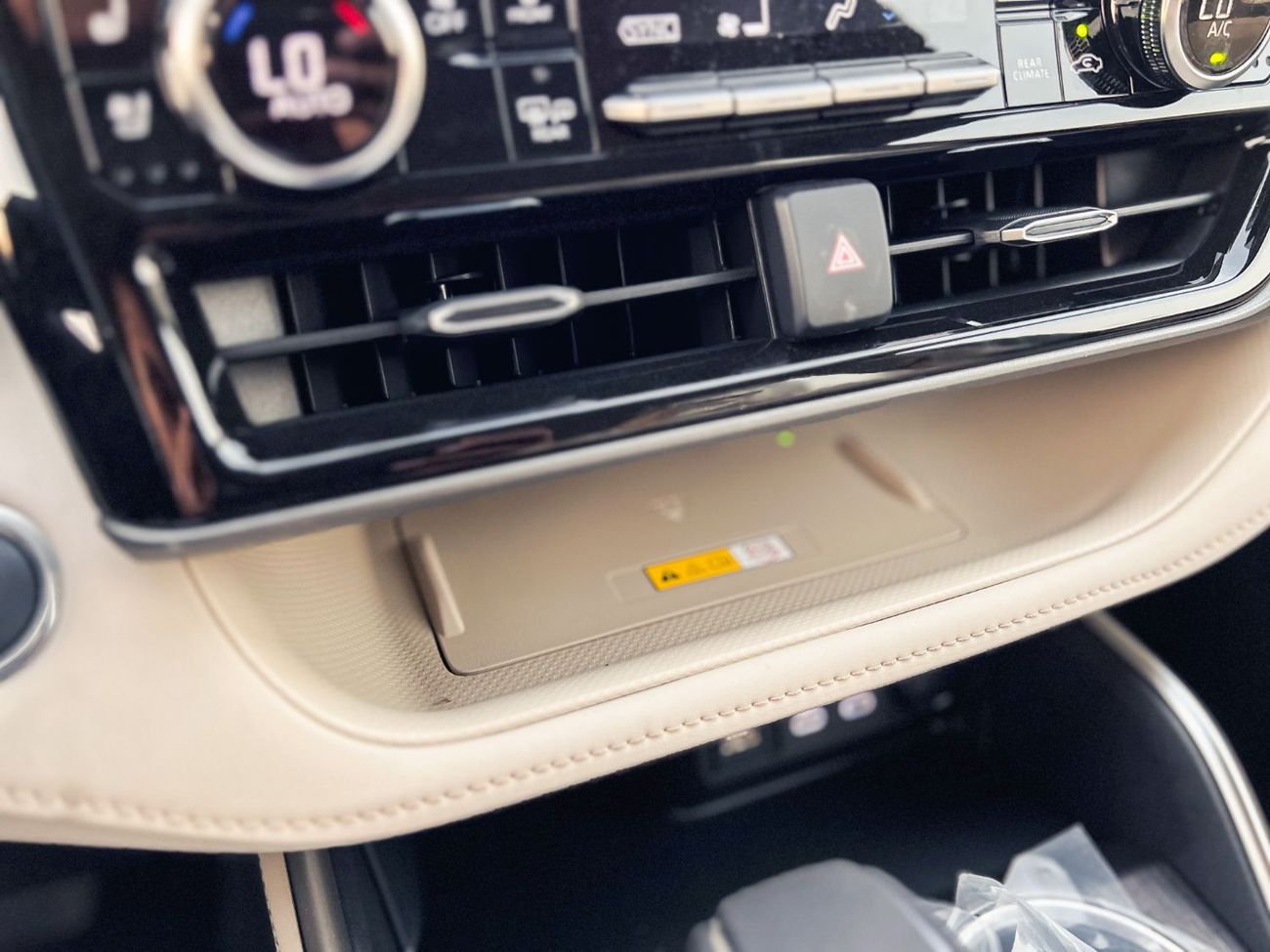 Toyota Highlander EXPORT ONLY - Highlander Limited 2.5L Hybrid (AWD)