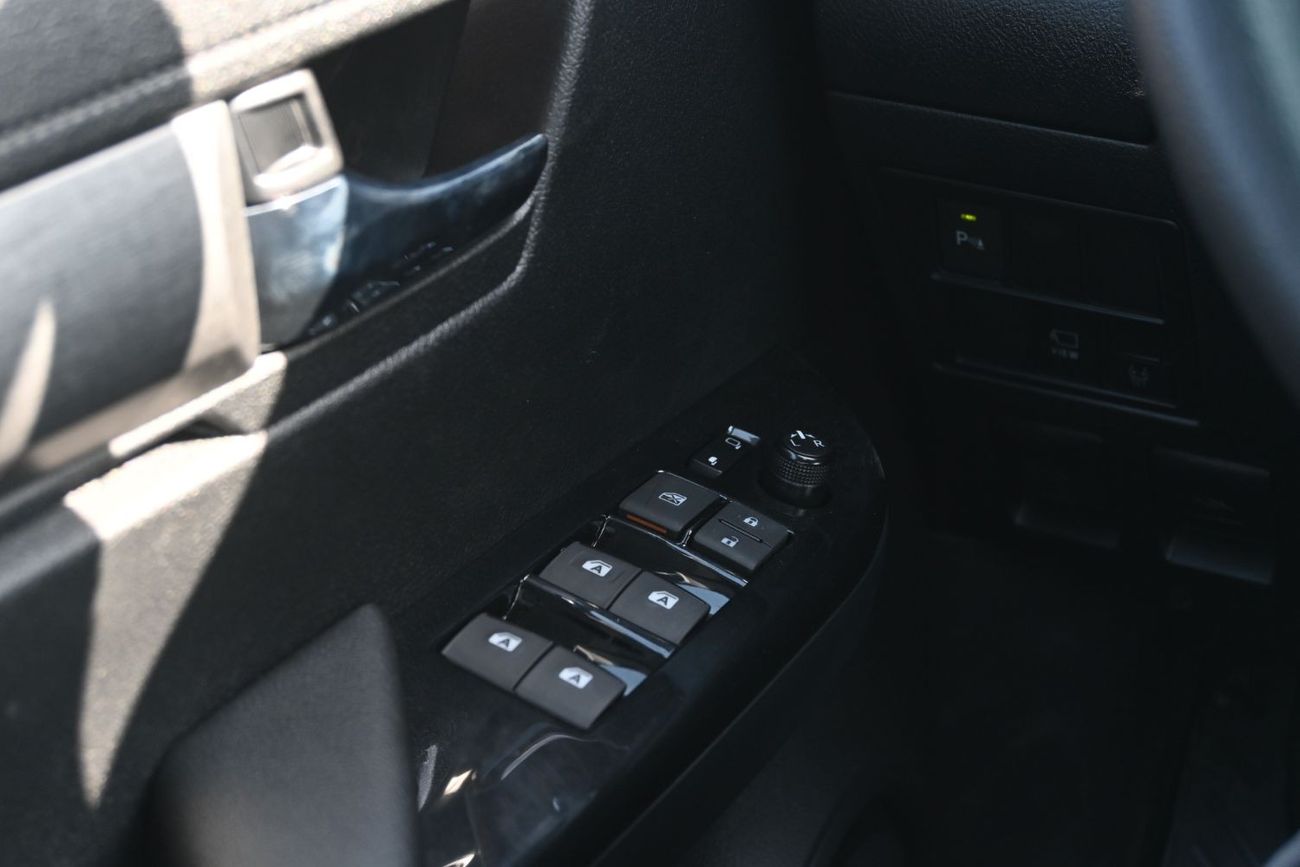 Toyota Hilux Adventure 4.0L Toyota Hilux Adventure SR5 4.0L V6, Petrol, 4WD, Pickup