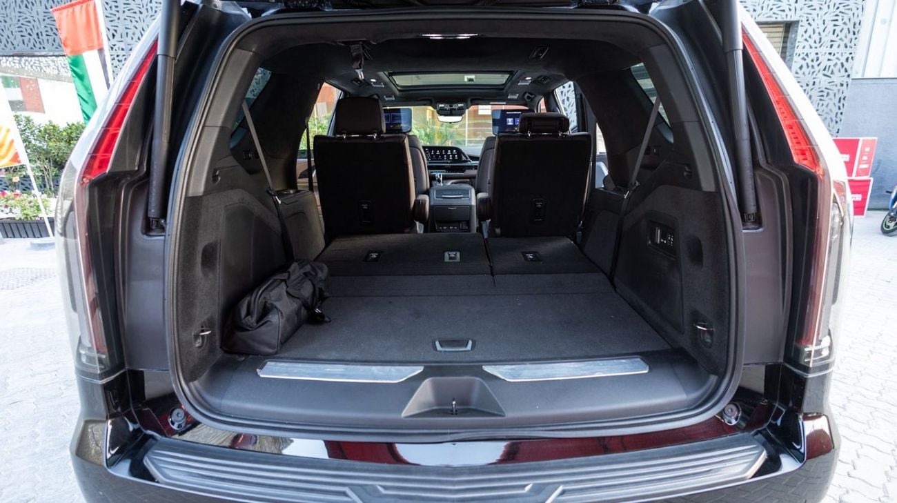 Cadillac Escalade Escalade-V 6.2L 2023 Cadillac Escalade V-Series GCC | Agency Warranty | Service Contract