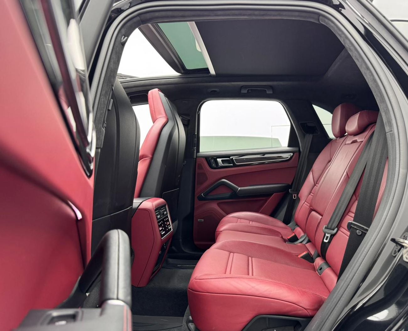 Porsche Cayenne 2023 Porsche Cayenne GTS, Porsche Service History, 2029 Porsche Warranty, Full PPF