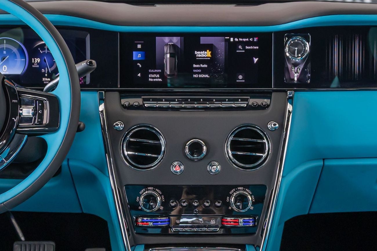 Rolls-Royce Cullinan ROLLS-ROYCE CULLINAN | SILVER BADGE | FULL OPTIONS | BESPOKE SOUND SYSTEM | EUROPEAN SPECS | 2026