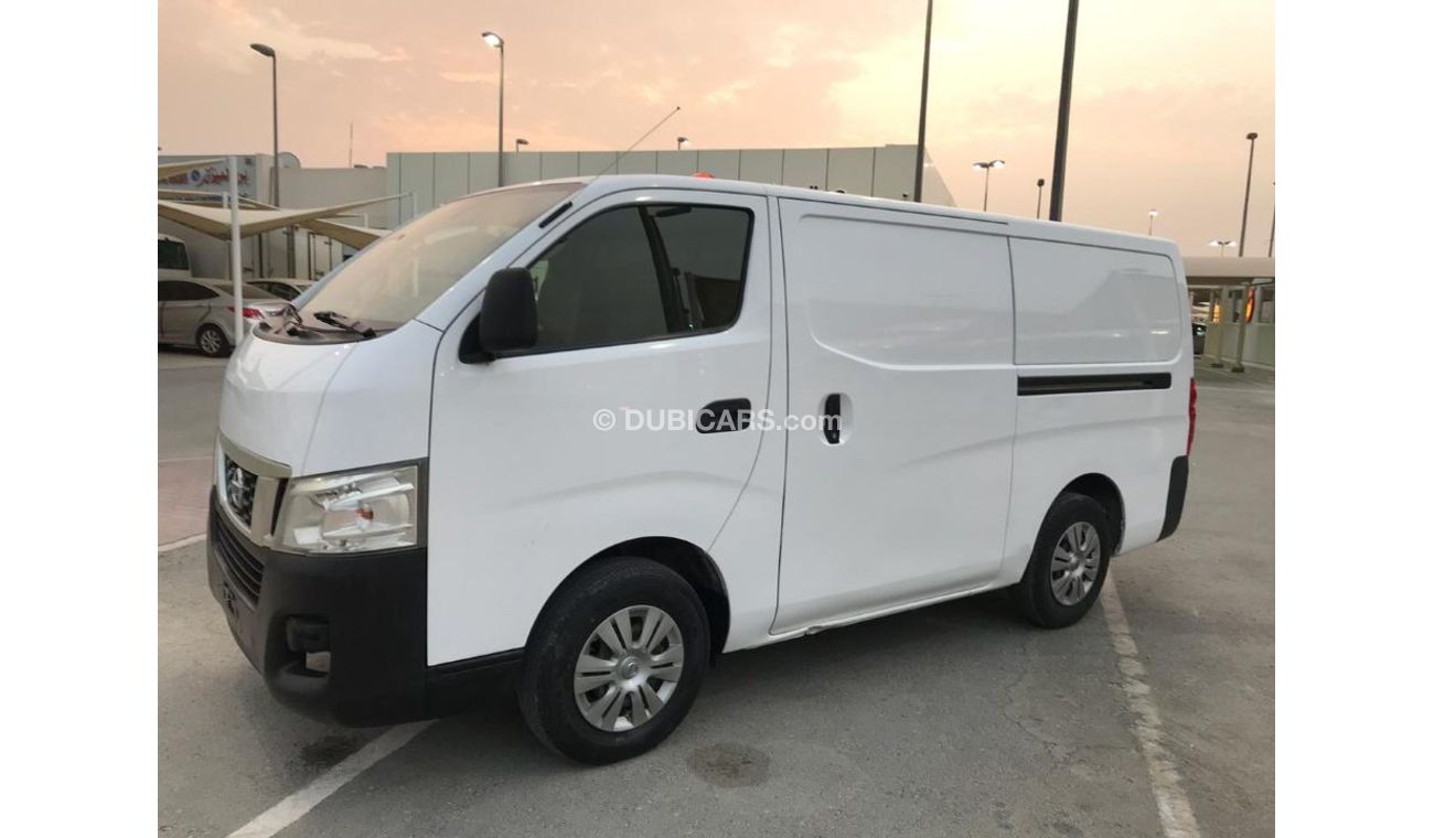نيسان أورفان Nissan urvan 2014 gcc very ceken car