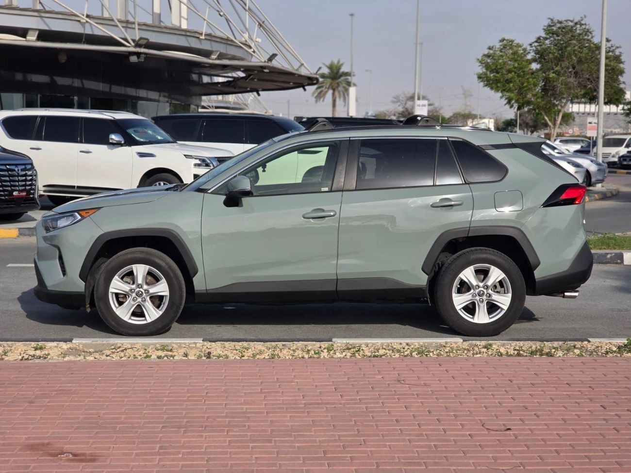 Toyota RAV4 2019 | 2.5L PETROL | AT | LHD | PUSH START ENGINE | ELECTRIC SEATS | SUNROOF