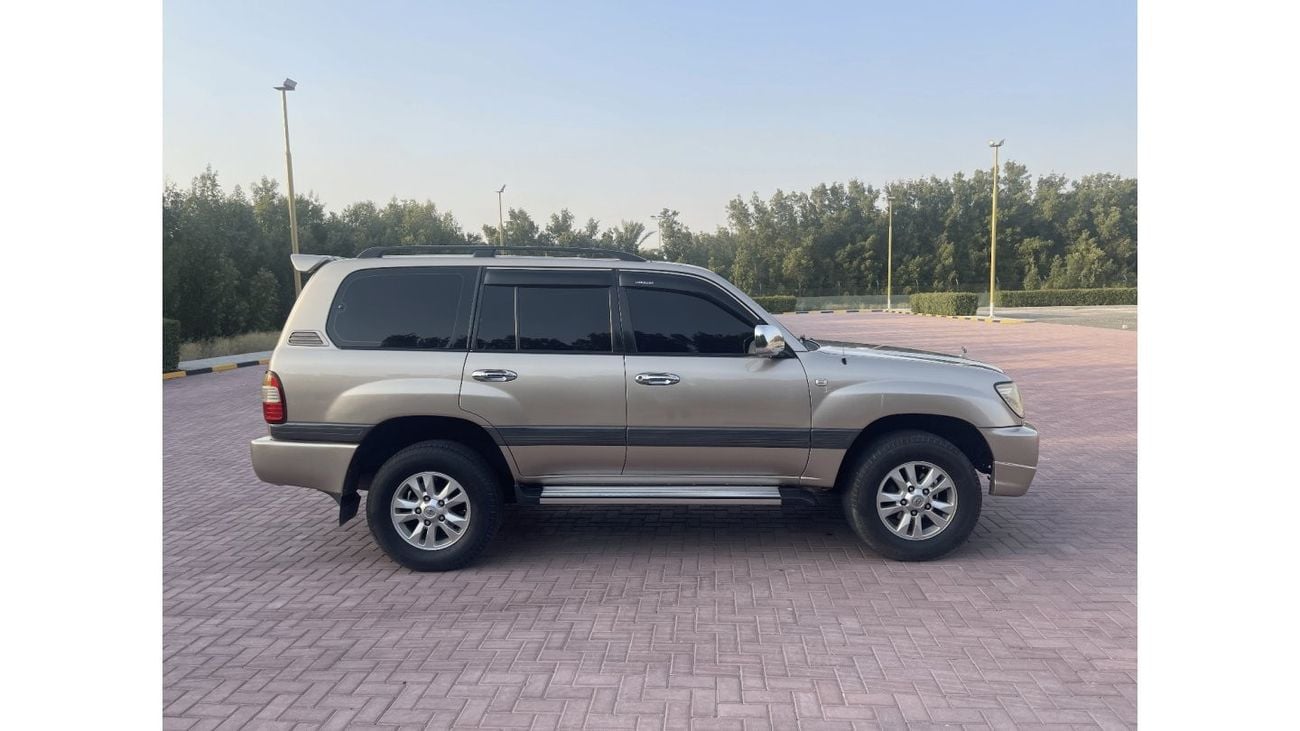 Toyota Land Cruiser TOYOTA LAND CRUISER 2006 GCC V6. 3,5  Excellent Condition   * CAR IN VERY GOOD CONDITION, BUY AND DR