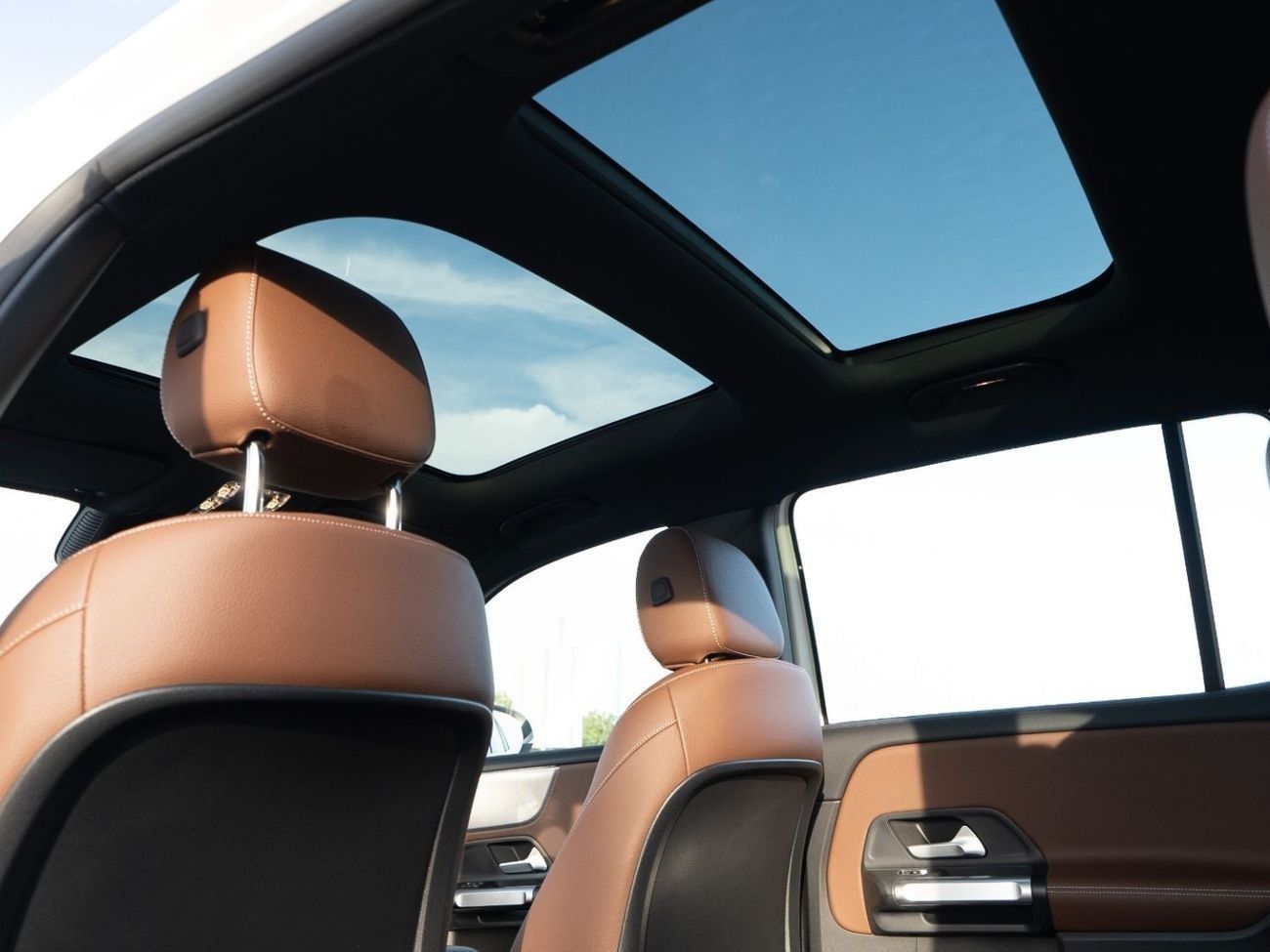 Mercedes-Benz GLB 200 2025 MERCEDES BENZ GLB 200 DYNAMIC 1.3 - WHITE inside BROWN | Export Price