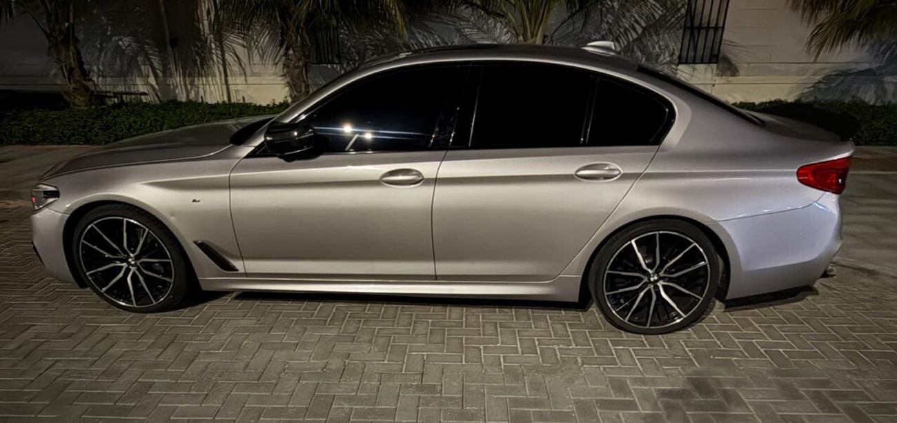 بي أم دبليو M550i Std 4.4L
