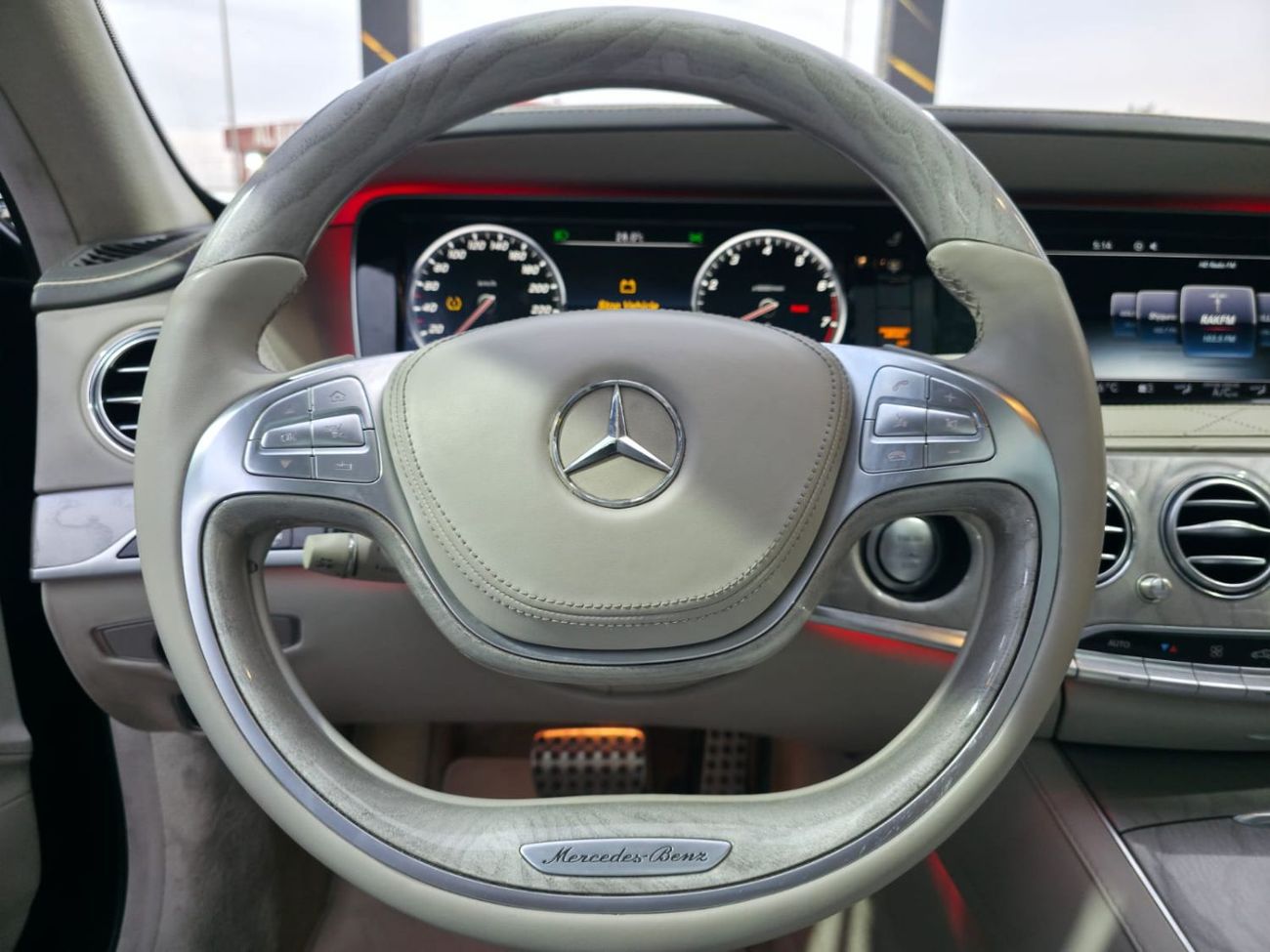 مرسيدس بنز S 550
