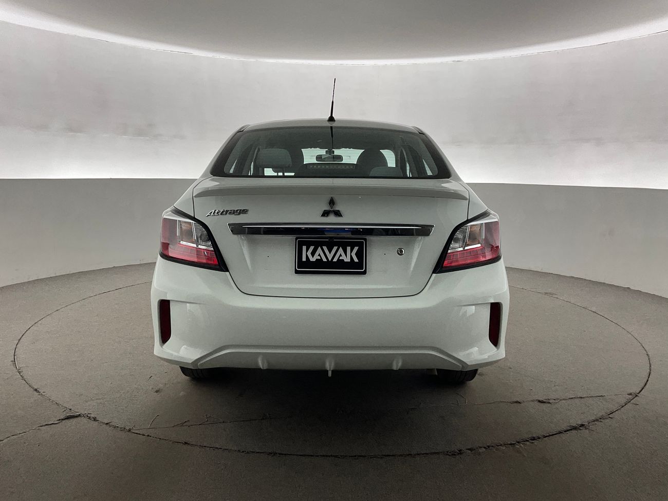 ميتسوبيشي اتراج GLX Full | National Day Celebration | شامل الضمان | 0 ﺪﻔﻋﺓ ﺃﻮﻟﻯ