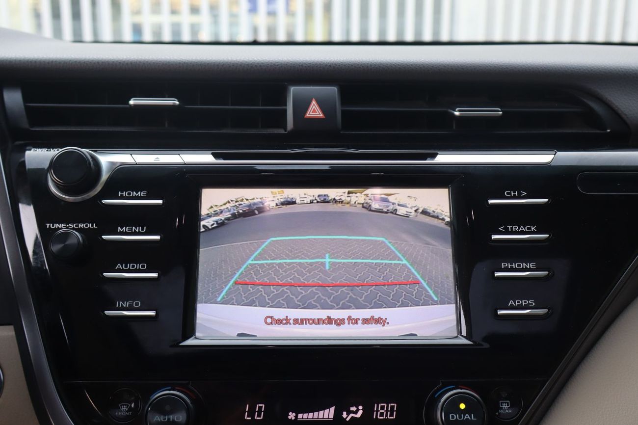 تويوتا كامري SE 2.5L (181 HP)