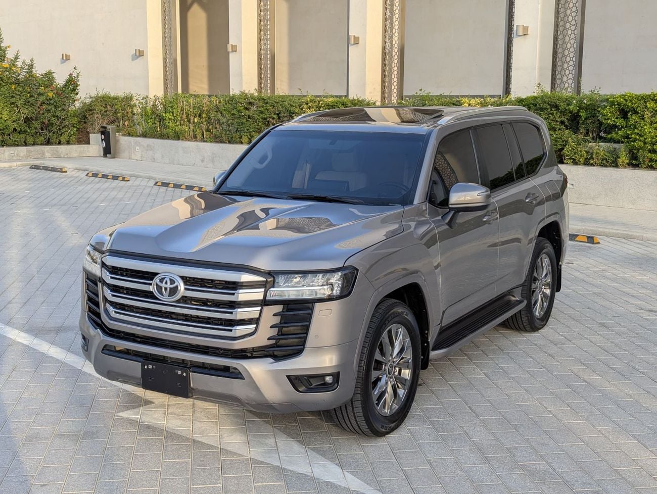 Toyota Land Cruiser GXR Top LHD 2022 MODEL Year 3.3L V6 Diesel Engine Twin turbo colour Brown interior Beige push start