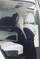 كيا تيلورايد The Kia Telluride is a popular 3-row, 7-8 seater midsize SUV, recognized for its luxurious, upscale 