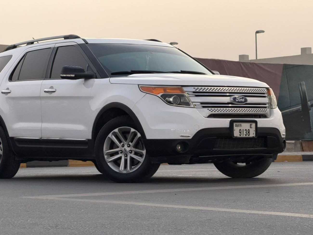 Ford Explorer Std 3.5L 4WD