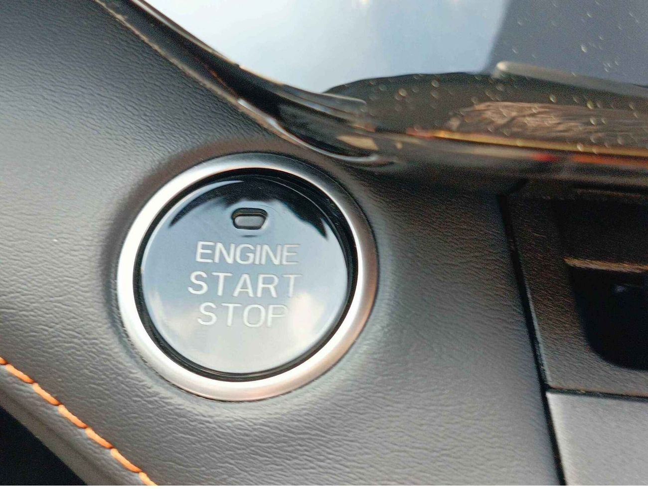 Changan Uni V Hybrid /1.5L V4 / Power Seats With Leather / Openable Sunroof / 360*Camera (CODE# UNIV15B)