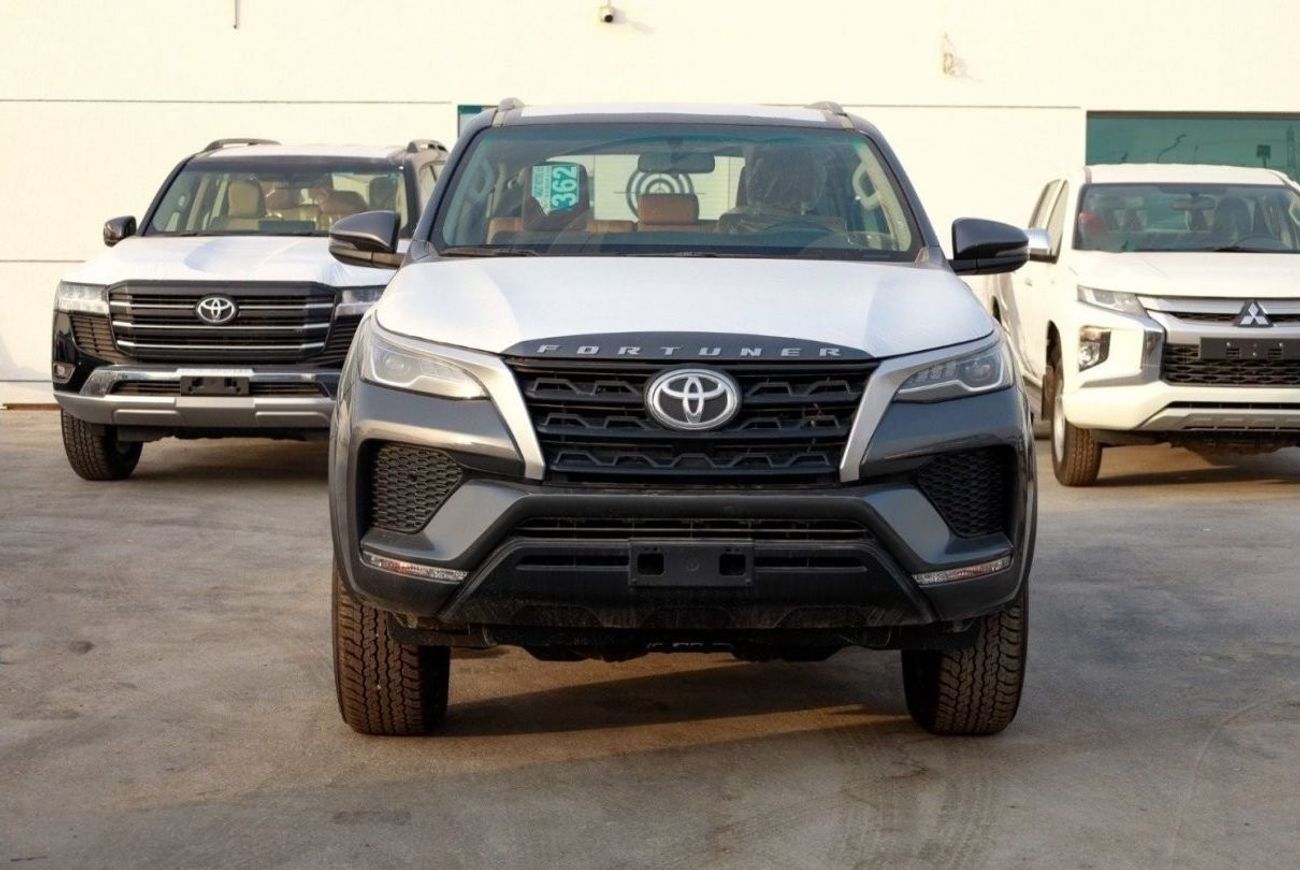 Toyota Fortuner Toyota Fortuner SR5 2.7L petrol 7Seats 4WD full option 2024