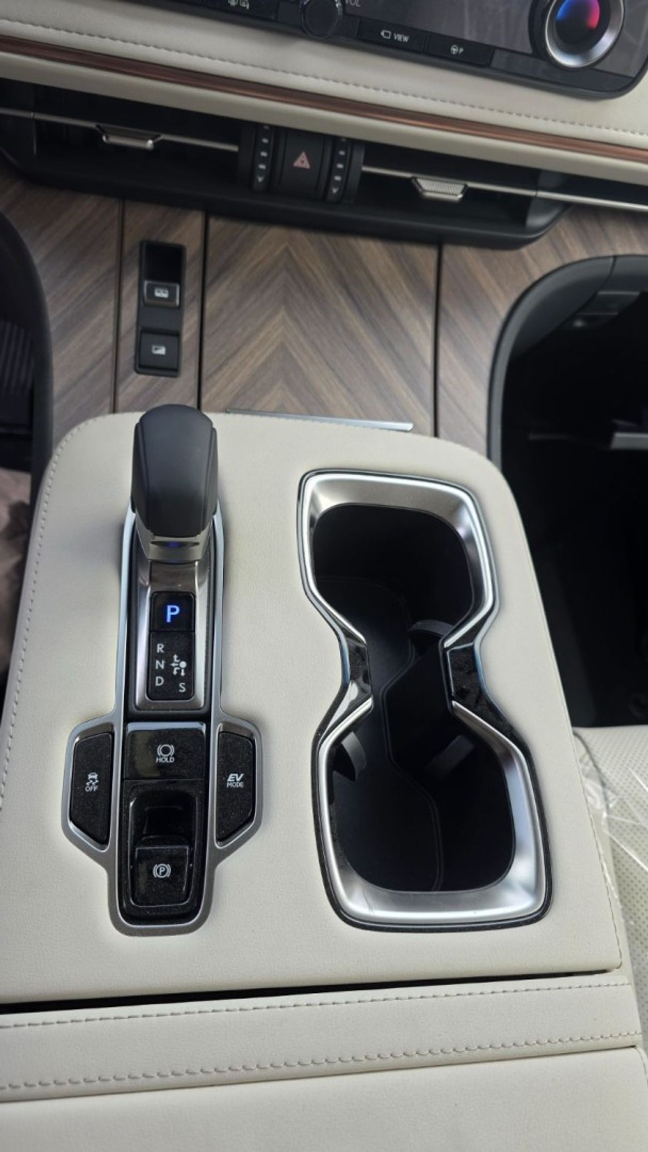 Lexus LM 350h LM350H VIP 4-Seater