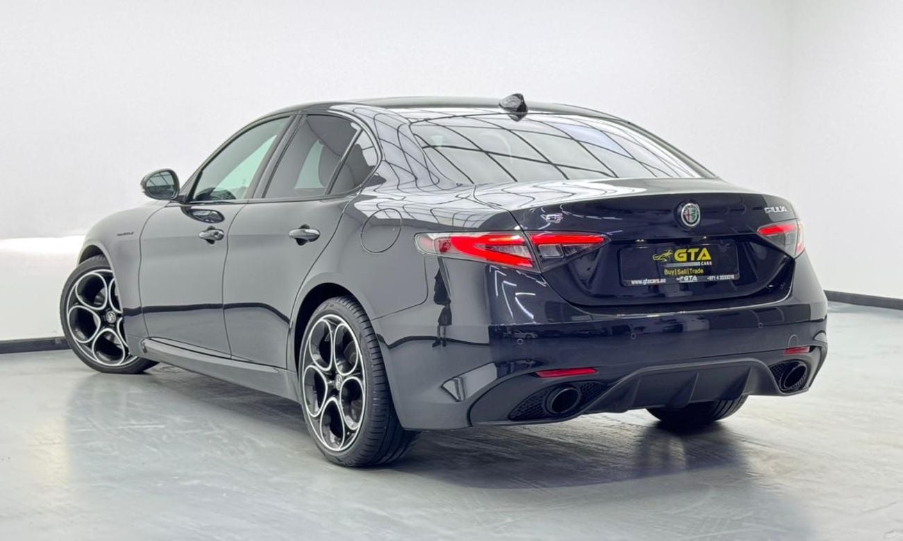 ألفا روميو جوليا 2024 Alfa Romeo Giulia Competizione Q2, 2030 Alfa Romeo Warranty + Service Pack, Very Low Km, GCC