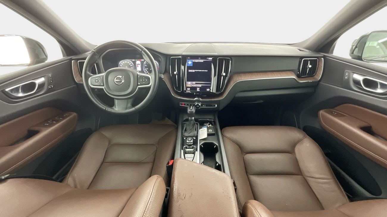 فولفو XC 60 MOMENTUM | شامل الضمان | 0 ﺪﻔﻋﺓ ﺃﻮﻟﻯ
