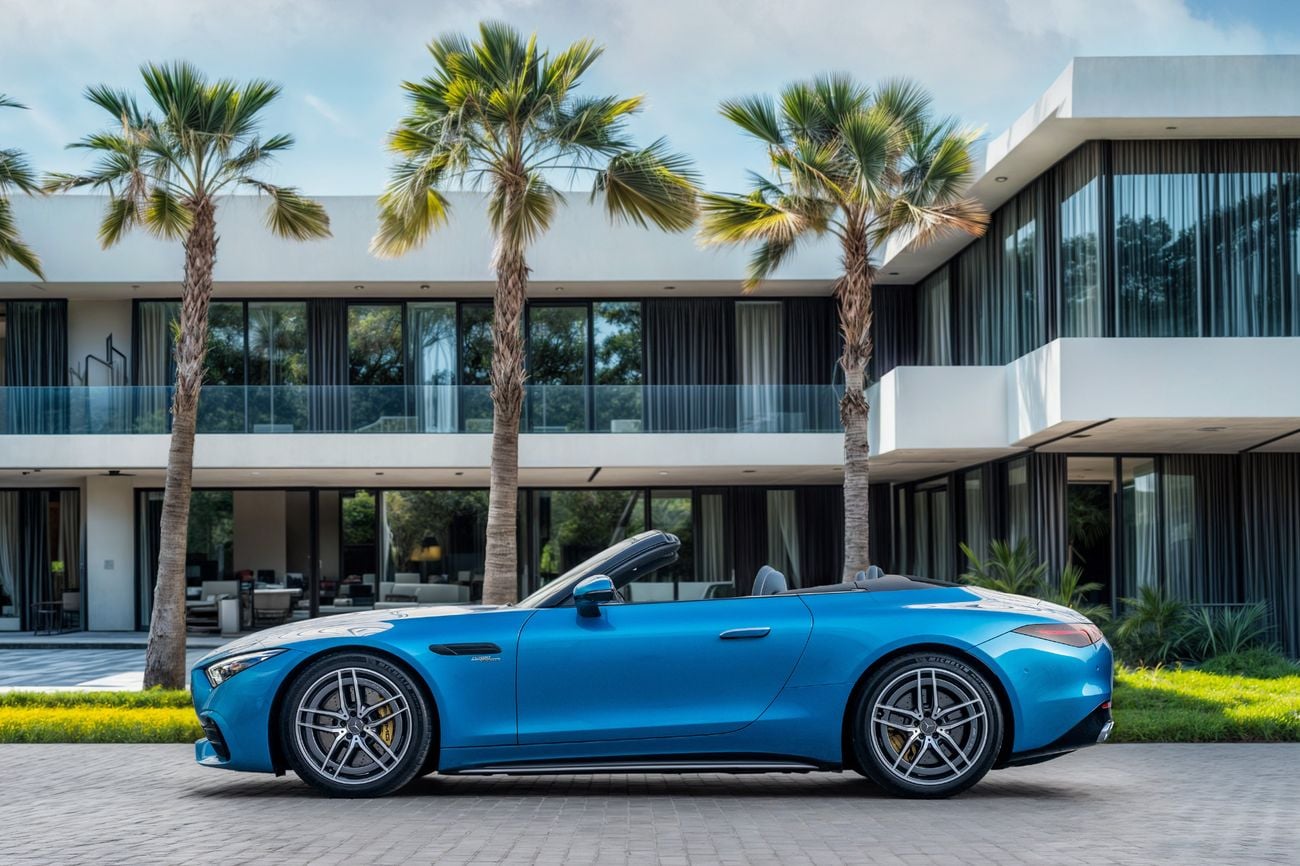 Mercedes Benz SL43 AMG SL 43 | 5,875 P.M | 0% Downpayment | Pristine Condition