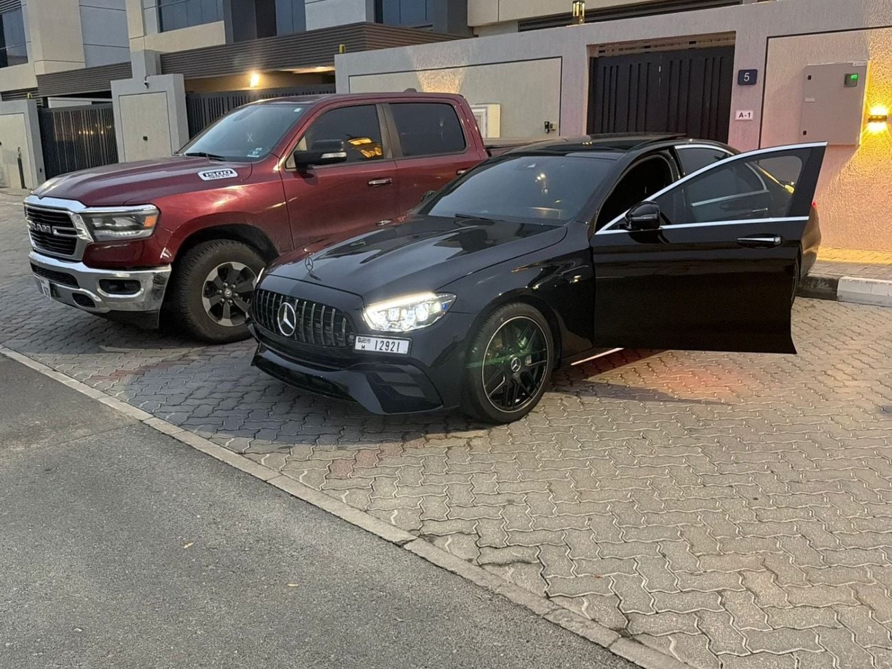 Mercedes Benz E300 Premium 2.0L