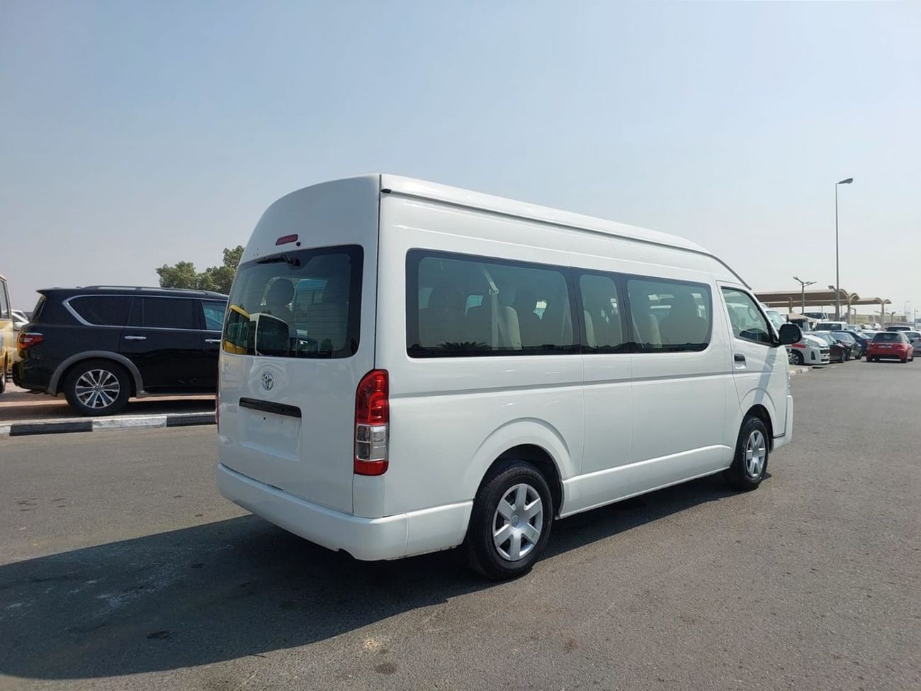 Toyota Hiace TOYOTA HIACE COMMUTER VAN RHD 2017 MODEL 2.7 L PETROL AUTOMATIC(PM77975)