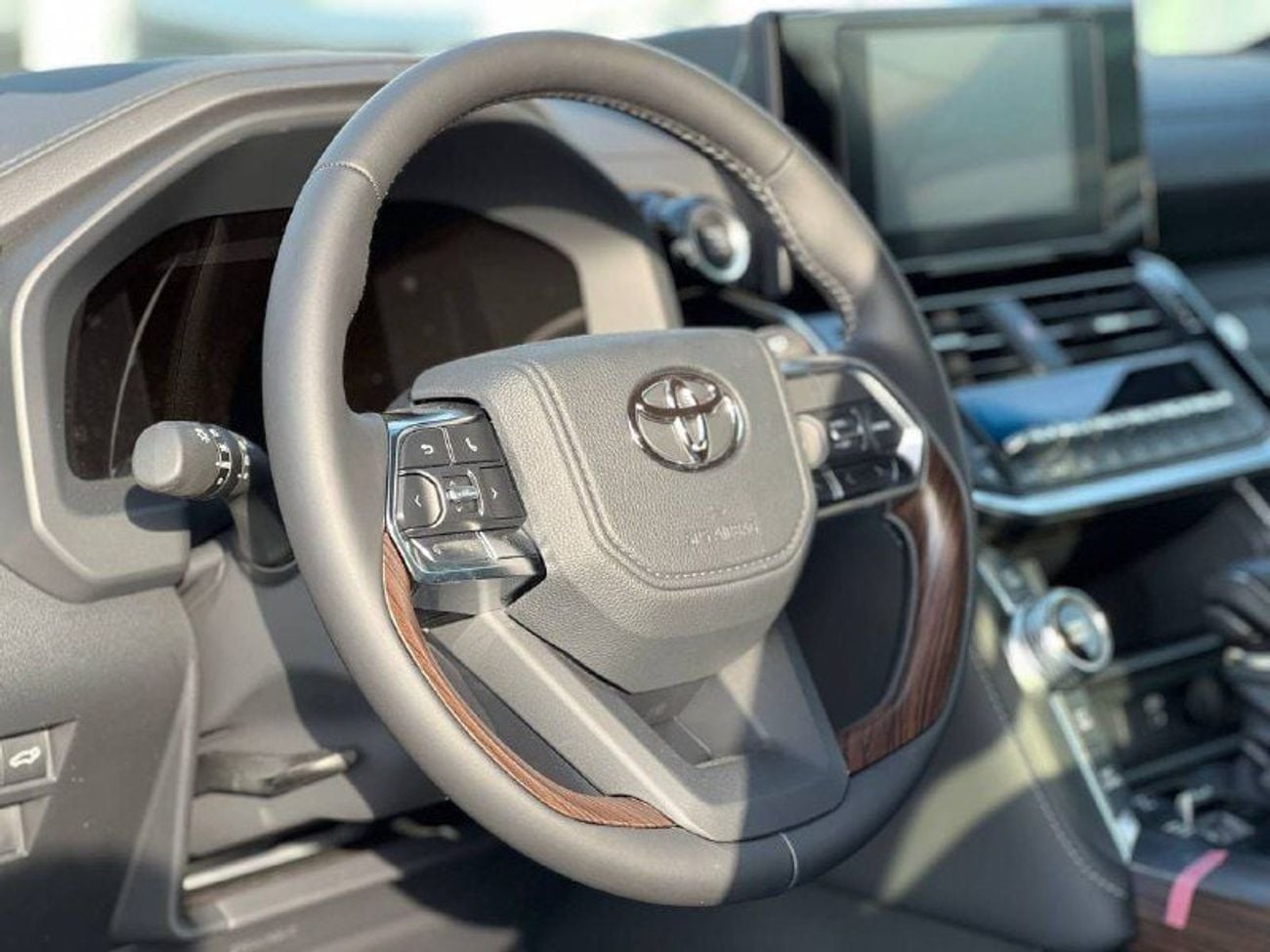 تويوتا لاند كروزر GXR 4.0L PTR A/T // 2026 // HIGH OPTION WITH POWER & LEATHER SEATS , COOLING SEATS , SUNROOF // SPEC