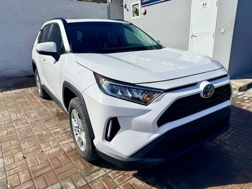 Toyota RAV4 2021 Toyota Rav4  XLE 2.5L full option + sunroof + Push start + alloy rim + Radar + keyless Entry  e