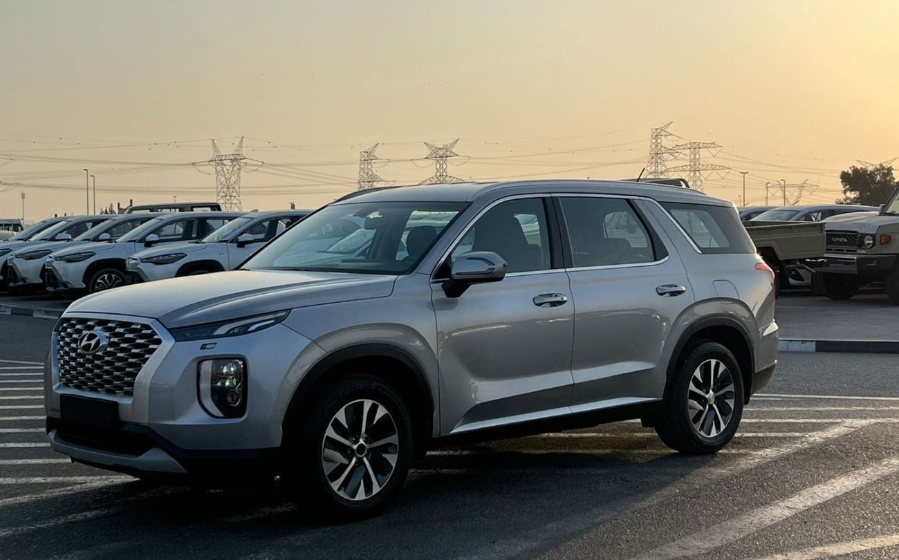 Hyundai Palisade 2022 Hyundai Paliside Gcc specs - 3.5L V6 -AWD 4x4 - Rear Camera & Sensor  - 7 Seater