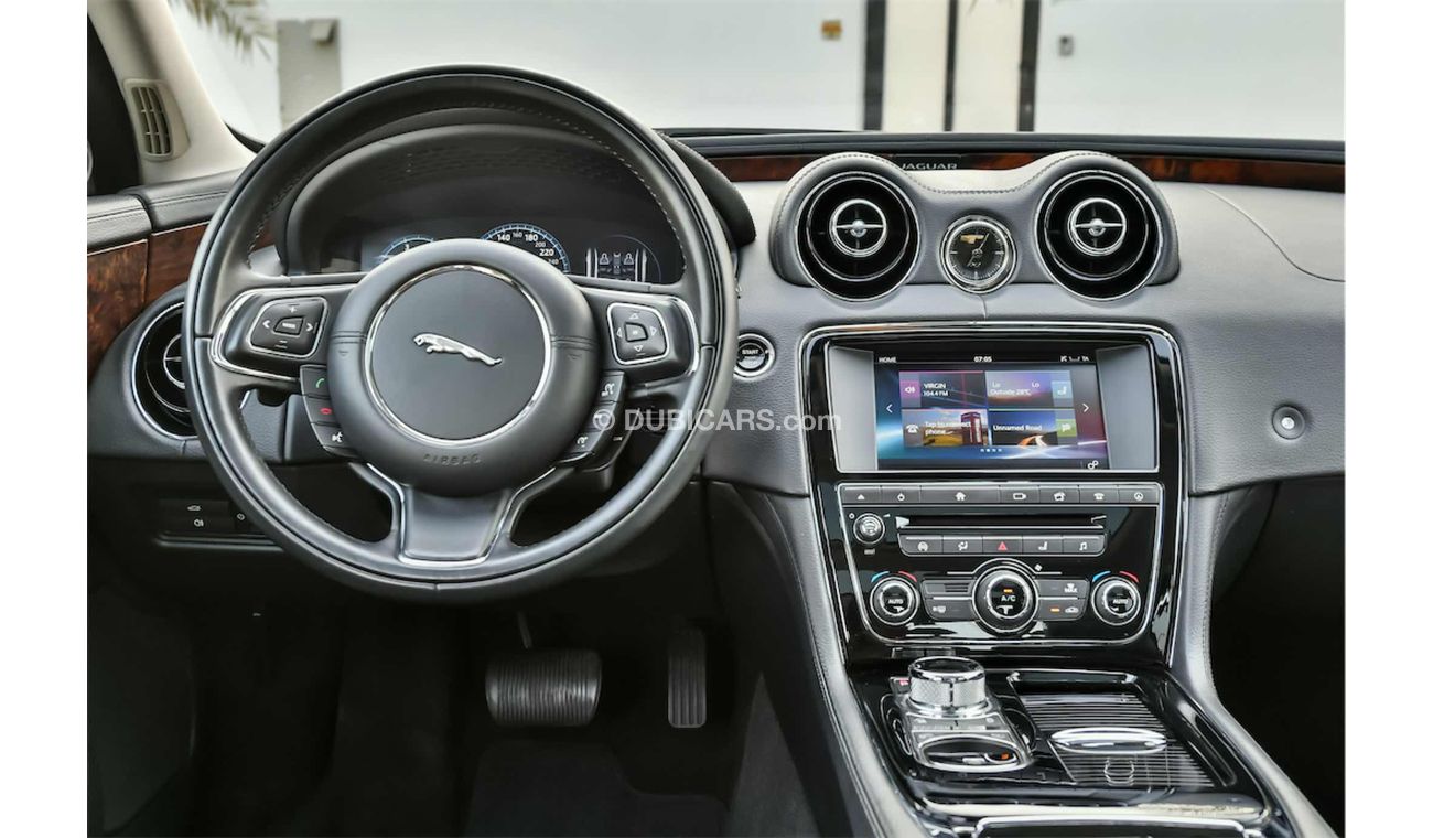 Jaguar XJ 2016 - Agnency Warranty & Service Contract - Immaculate Condition -  AED 2,037 PM - 0% DP