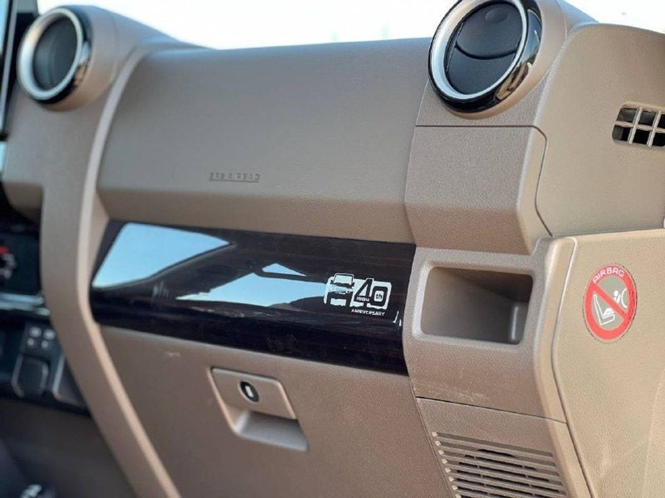 Toyota Land Cruiser 70 LC76 4.0L PTR A/T // 2026 // FULL OPTION WITH FRIDDG , DVD&BACK CAMERA , CRUISE CONTROL // SPECIAL O