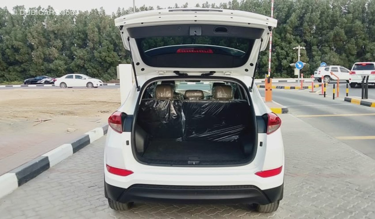 Hyundai Tucson SE - Very Clean Car