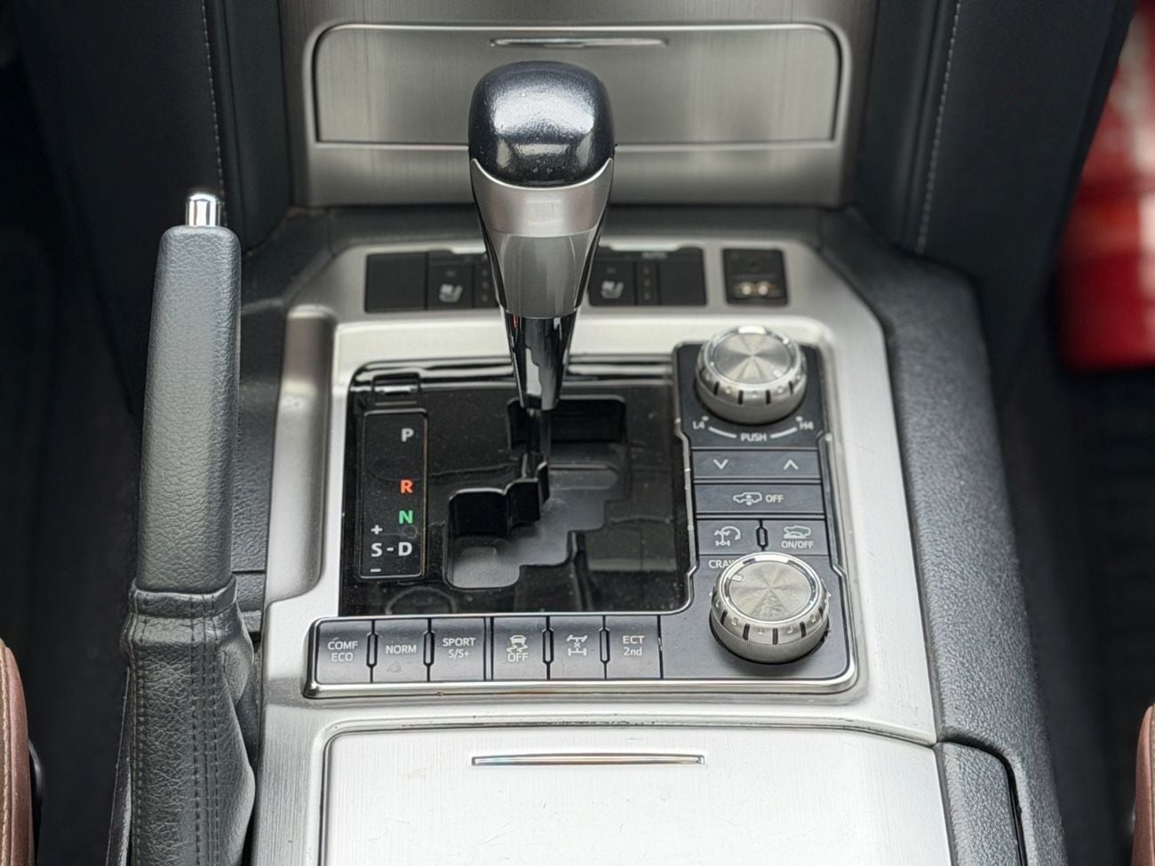 تويوتا لاند كروزر VXR+ 5.7L