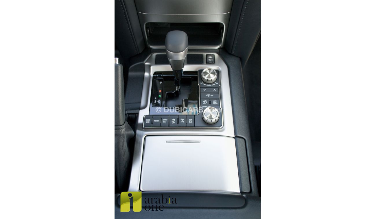 Toyota Land Cruiser - VXR - Grand Touring Sport - 5.7L