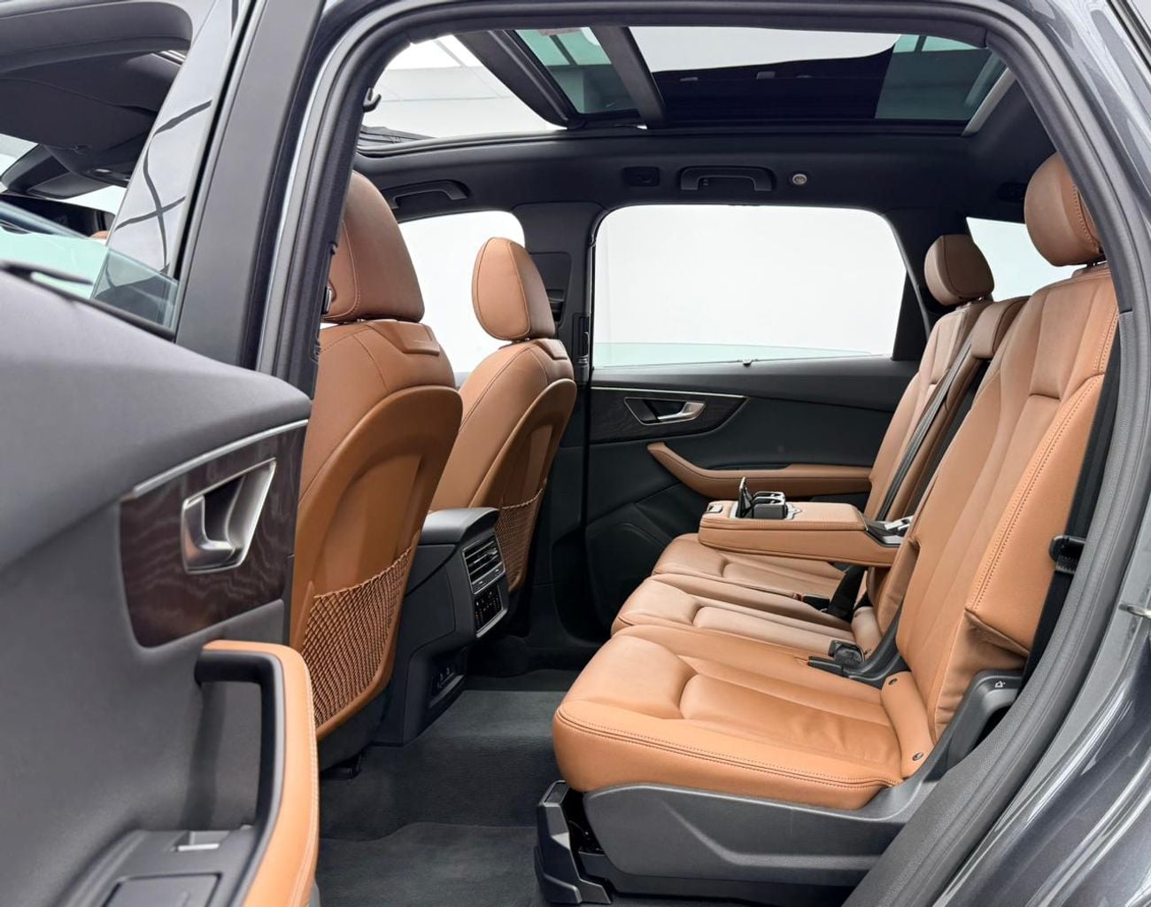 Audi Q7 45 TFSI quattro S Line 2.0L 2025 Audi Q7 45 TFSI S Line, Audi Warranty+Service Contract+Full Service