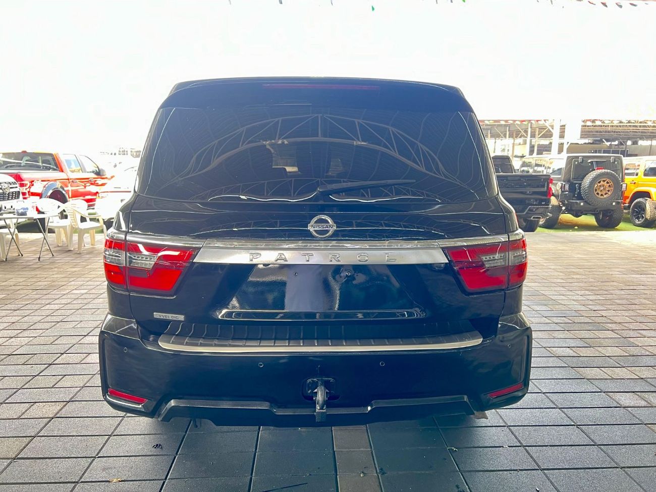 Nissan Armada Armada Le big engine 4+4