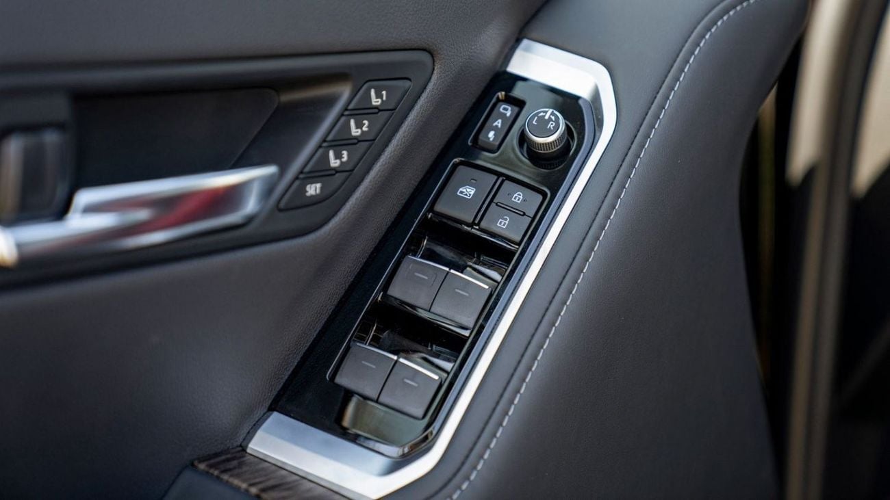 Toyota Land Cruiser Toyota land cruiser VXR 3.5L Petrol Full Option 2025