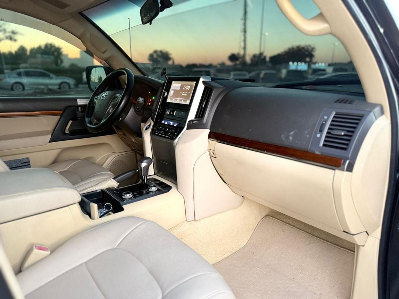 Toyota Land Cruiser 2017 | 4.5 DIESEL ENGINE | AUTOMATIC | LHD